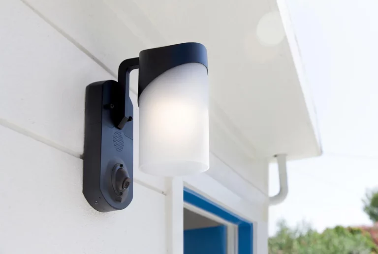 Kuna Smart Security Light The All-in-One Outdoor Surveillance Lighting Solution